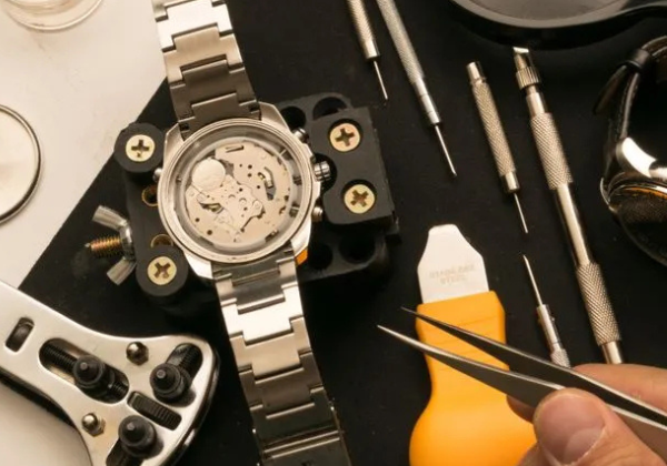 Watch Battery Replacement - Bolt Mobile (1)
